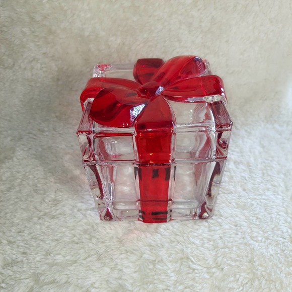 Circleware Other - CircleWare Collectable Gift Box with Bow Crystal Candy/Trinket Dish 5 inch